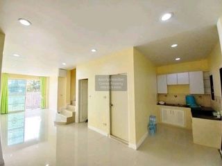 For sale 4 bedrooms townhouse in Mueang Samut Sakhon, Samut Sakhon