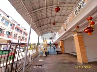 For sale 11 bedrooms townhouse in Bang Kruai, Nonthaburi