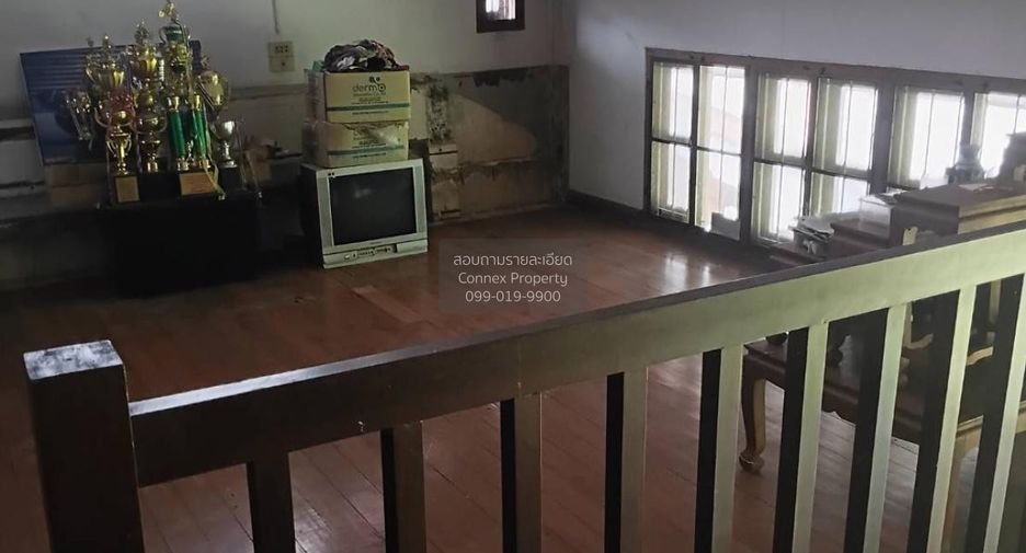 For sale 4 bedrooms house in Huai Khwang, Bangkok