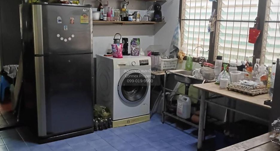 For sale 4 bedrooms house in Huai Khwang, Bangkok