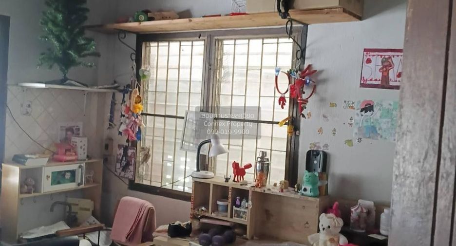 For sale 4 bedrooms house in Huai Khwang, Bangkok