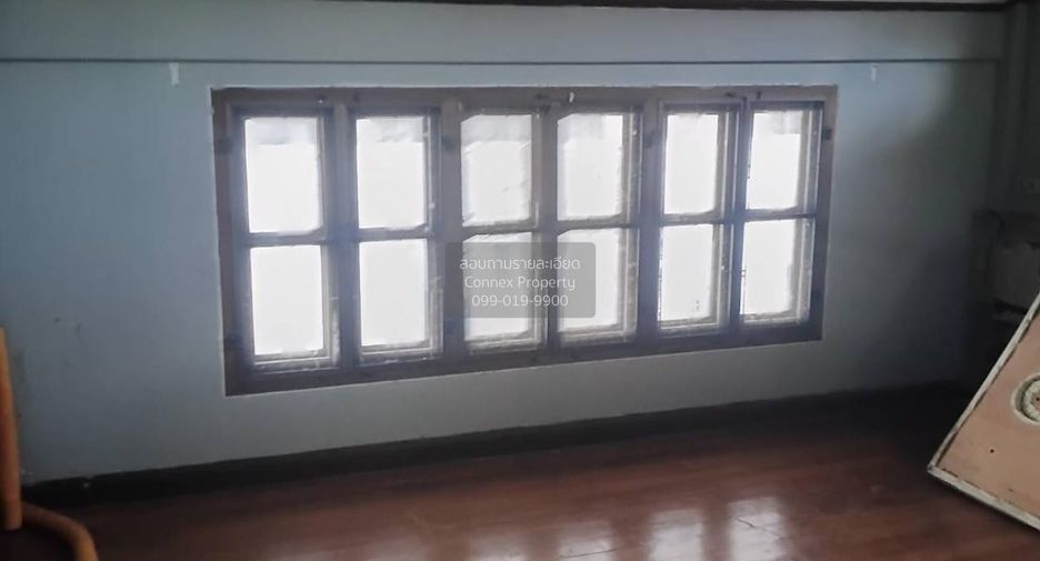 For sale 4 bedrooms house in Huai Khwang, Bangkok