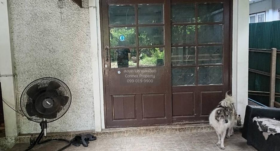 For sale 4 bedrooms house in Huai Khwang, Bangkok