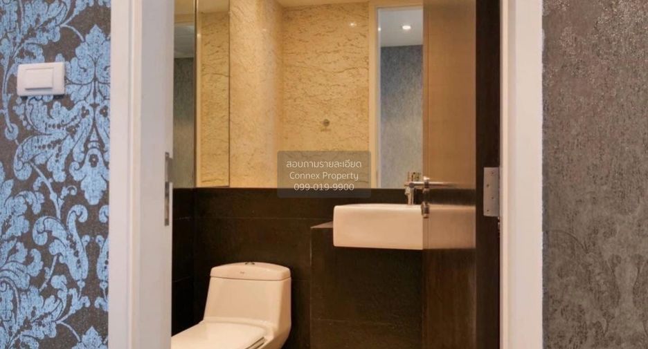 For rent 3 bedrooms condo in Yan Nawa, Bangkok