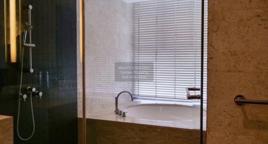 For rent 3 bedrooms condo in Yan Nawa, Bangkok