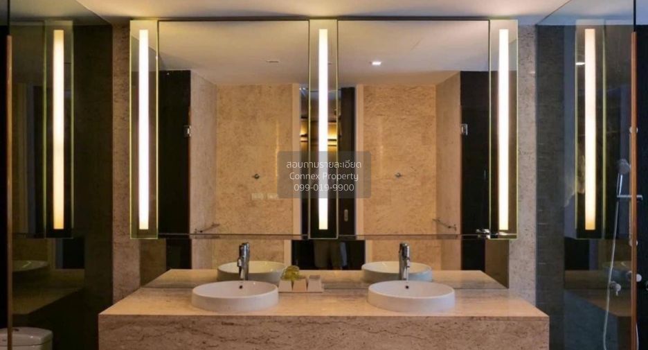 For rent 3 bedrooms condo in Yan Nawa, Bangkok