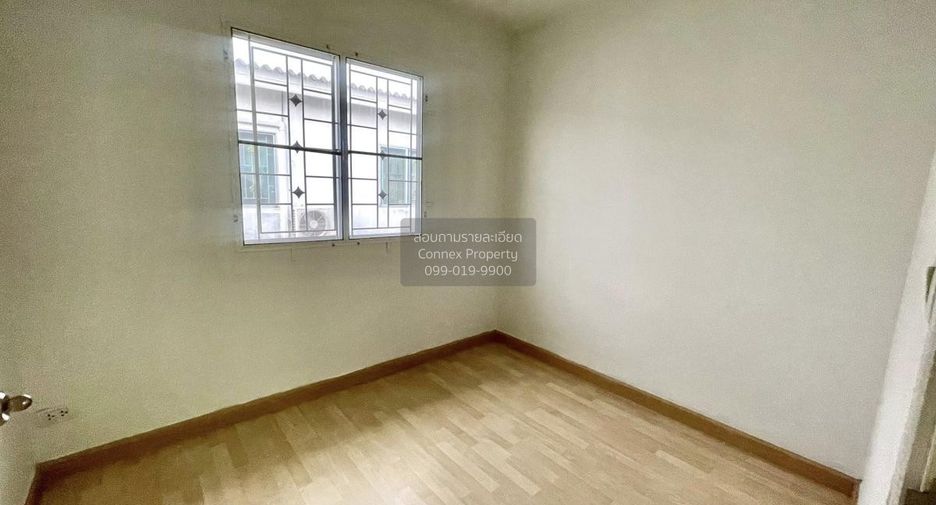 For rent 3 bedrooms townhouse in Pak Kret, Nonthaburi