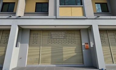 Local comercial en alquiler de 1 habitaciones en Mueang Pathum Thani, Pathum Thani