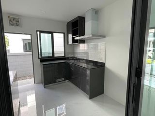 出租 4 卧室 独立屋 在 Bang Phli, Samut Prakan