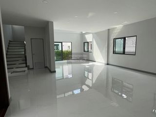 出租 4 卧室 独立屋 在 Bang Phli, Samut Prakan