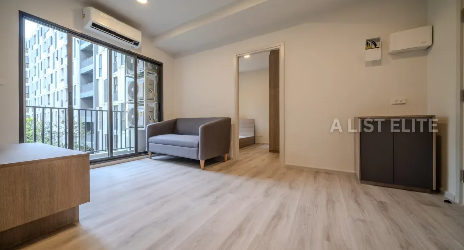 For sale 2 bedrooms condo in Huai Khwang, Bangkok