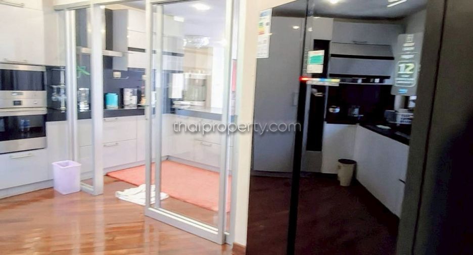 For sale 6 bedrooms house in Bang Lamung, Chonburi