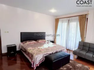 Casa en venta de 6 habitaciones en Bang Lamung, Chonburi