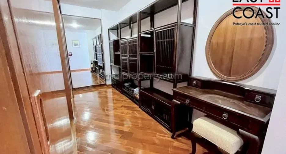 Casa en venta de 6 habitaciones en Bang Lamung, Chonburi