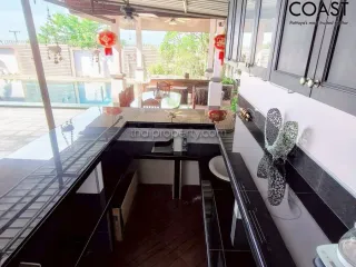 Casa en venta de 6 habitaciones en Bang Lamung, Chonburi