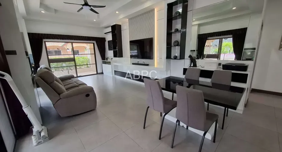 For rent and for sale 3 bedrooms house in Bang Lamung, Chonburi