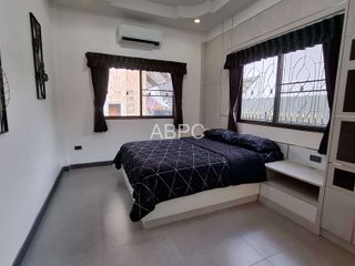 Villa en alquiler y en venta de 3 habitaciones en Bang Lamung, Chonburi
