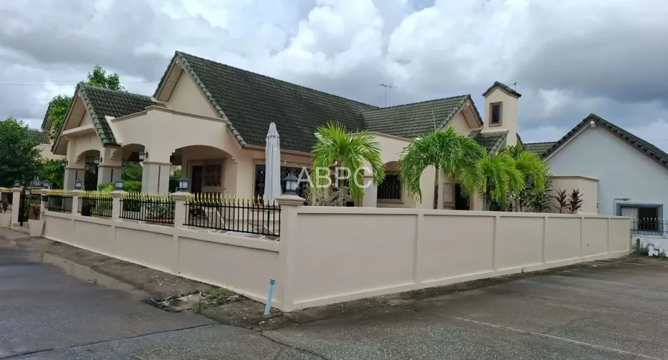 For rent and for sale 3 bedrooms house in Bang Lamung, Chonburi