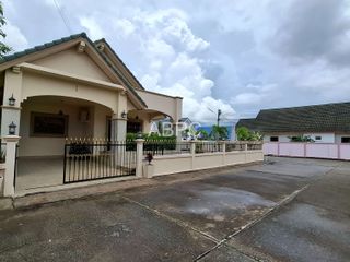 Villa en alquiler y en venta de 3 habitaciones en Bang Lamung, Chonburi