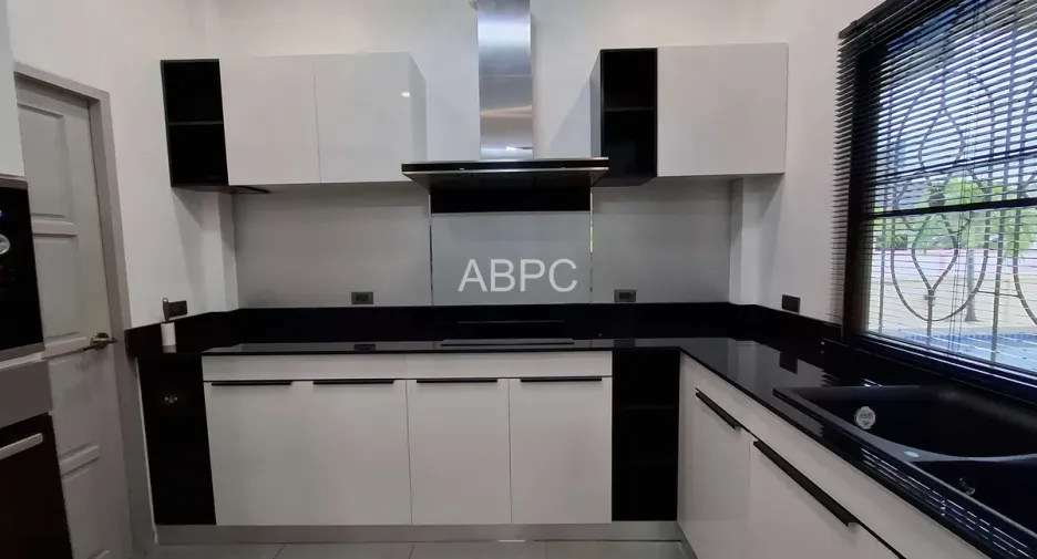 For rent and for sale 3 bedrooms house in Bang Lamung, Chonburi