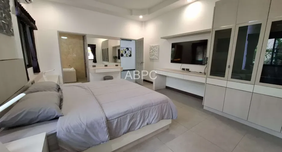 For rent and for sale 3 bedrooms house in Bang Lamung, Chonburi