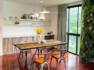 Condo en alquiler de 3 habitaciones en Pathum Wan, Bangkok