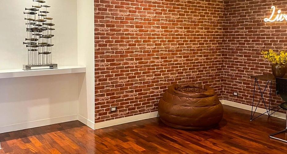 For rent 3 bedrooms condo in Pathum Wan, Bangkok