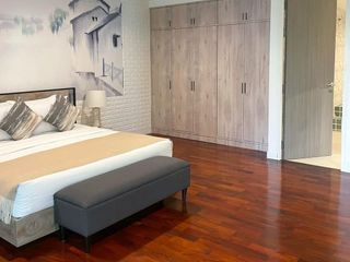 Condo en alquiler de 3 habitaciones en Pathum Wan, Bangkok