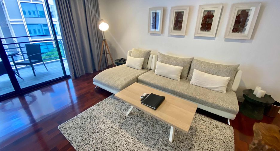 For rent 4 bedrooms condo in Pathum Wan, Bangkok