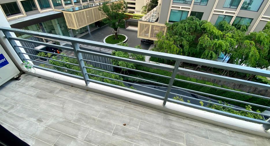For rent 4 bedrooms condo in Pathum Wan, Bangkok