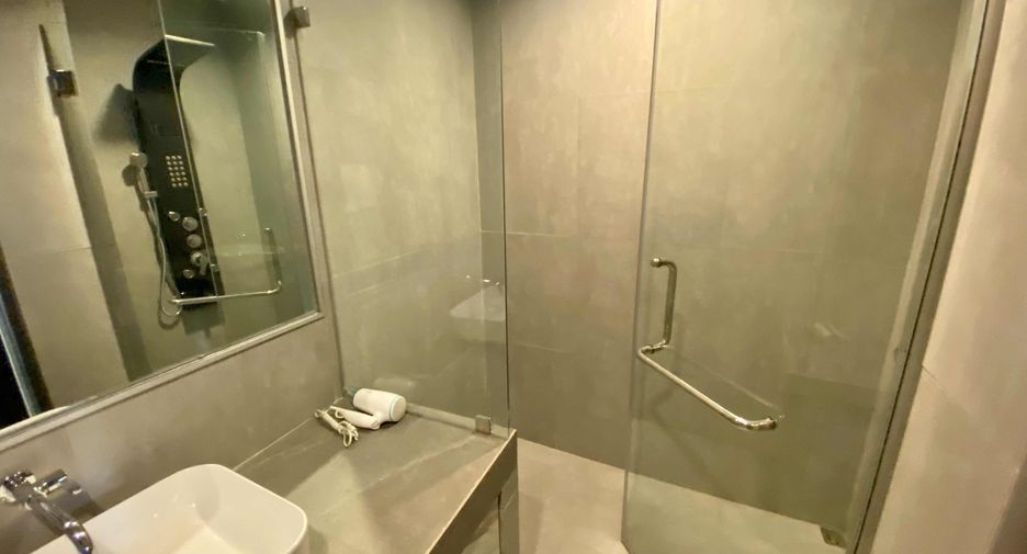 For rent 4 bedrooms condo in Pathum Wan, Bangkok