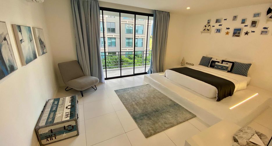 For rent 4 bedrooms condo in Pathum Wan, Bangkok