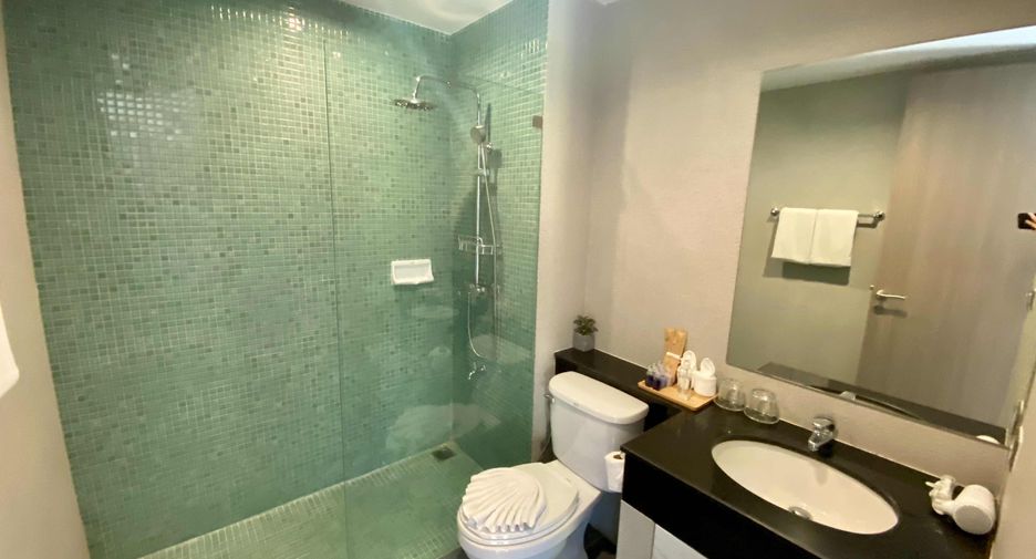 For rent 4 bedrooms condo in Pathum Wan, Bangkok