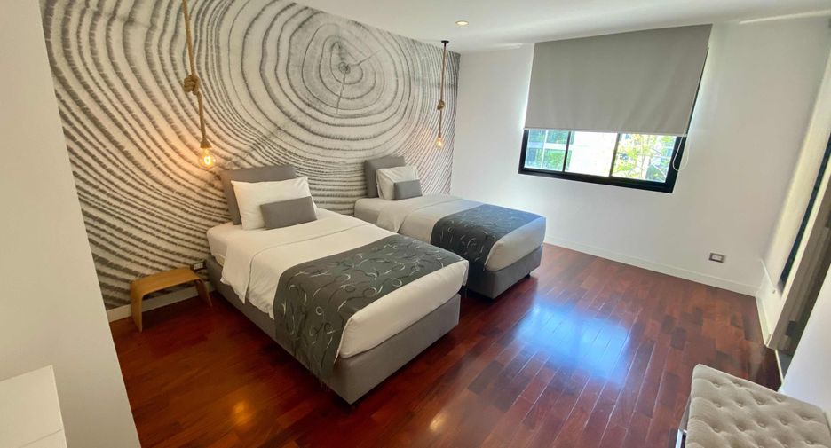 For rent 4 bedrooms condo in Pathum Wan, Bangkok