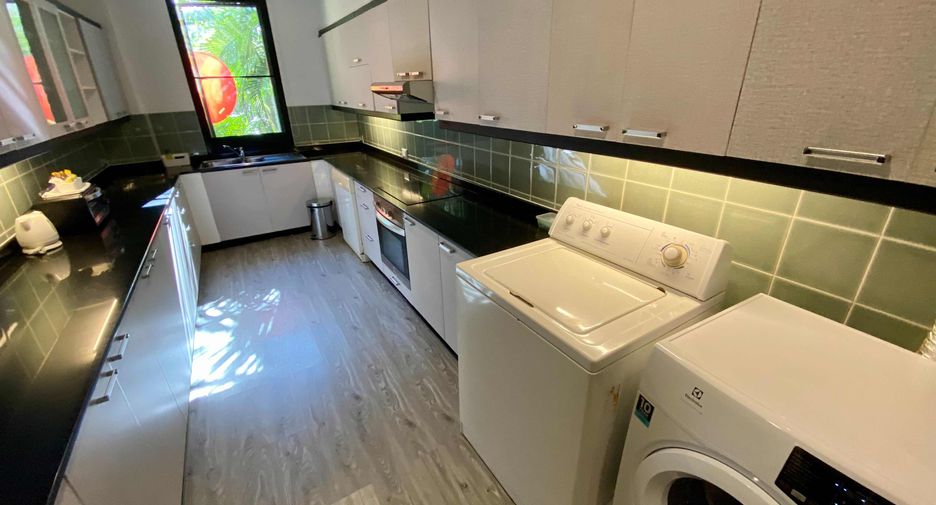 Wohnung zur Miete mit 4 Zimmer in Pathum Wan, Bangkok