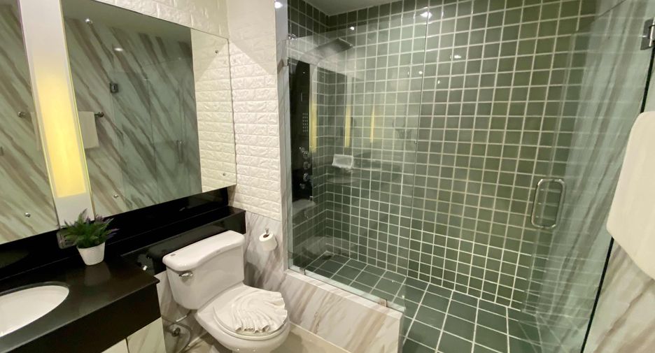 Wohnung zur Miete mit 4 Zimmer in Pathum Wan, Bangkok