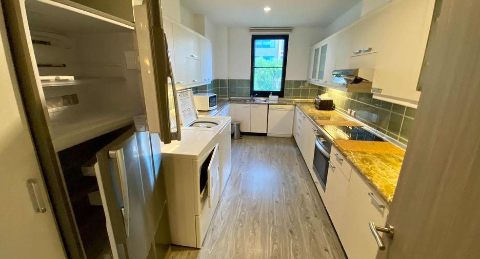 Condo en alquiler de 3 habitaciones en Pathum Wan, Bangkok