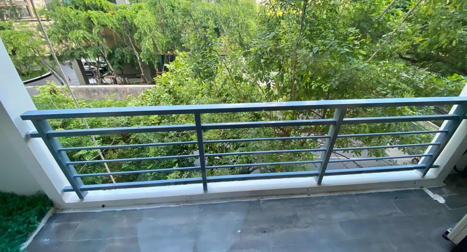 Condo en alquiler de 3 habitaciones en Pathum Wan, Bangkok