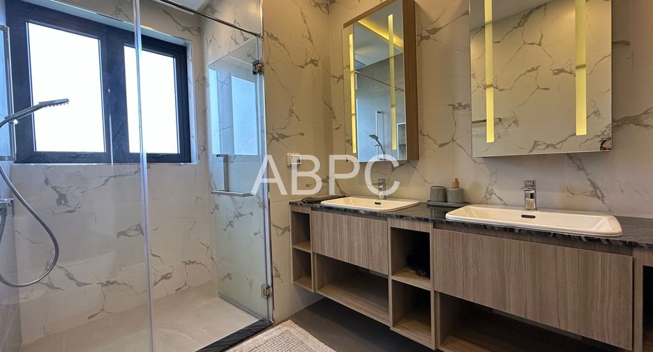 For rent 3 bedrooms villa in Bang Lamung, Chonburi