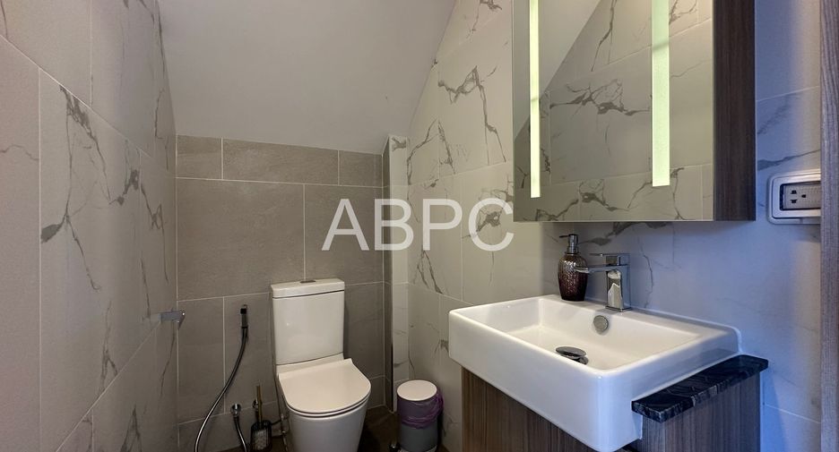 For rent 3 bedrooms villa in Bang Lamung, Chonburi