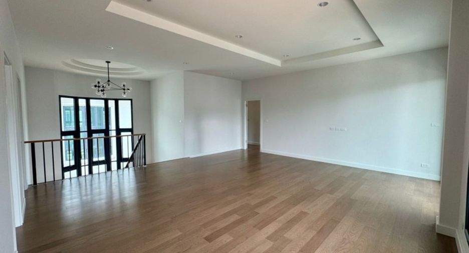Haus zum Kauf mit 4 Zimmer in Bang Lamung, Chonburi