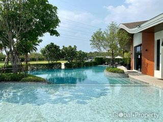 Haus zum Kauf mit 4 Zimmer in Bang Lamung, Chonburi