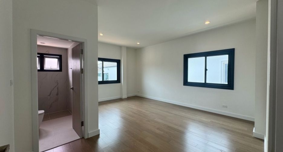 Haus zum Kauf mit 4 Zimmer in Bang Lamung, Chonburi