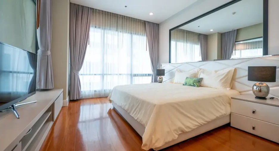 For rent 3 bedrooms condo in Khlong Toei, Bangkok