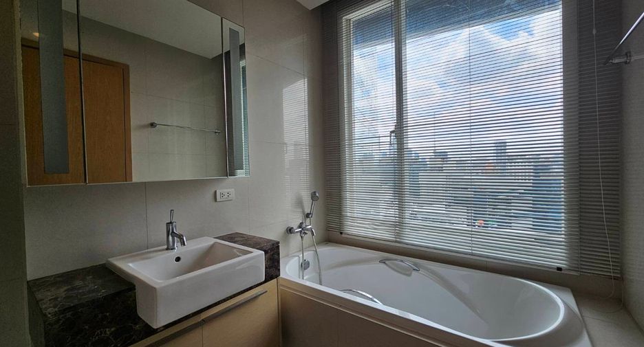 Condo en alquiler de 2 habitaciones en Khlong Toei, Bangkok