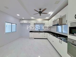 For sale 5 bedrooms house in Bang Lamung, Chonburi