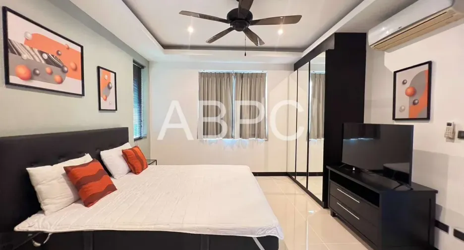 For rent and for sale 4 bedrooms house in East Pattaya, Pattaya