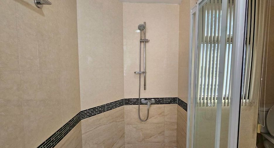 For rent 2 bedrooms condo in Pathum Wan, Bangkok