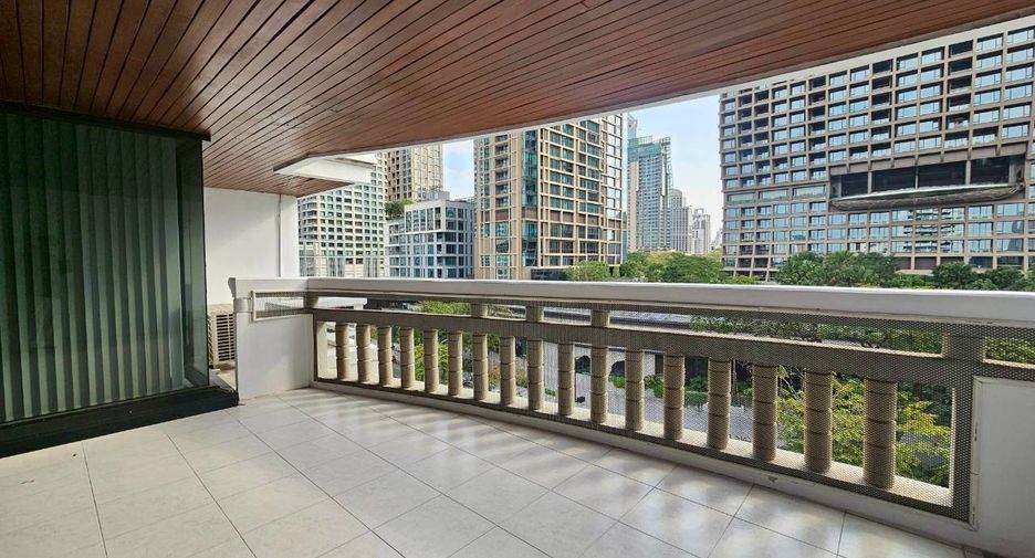 For rent 2 bedrooms condo in Pathum Wan, Bangkok