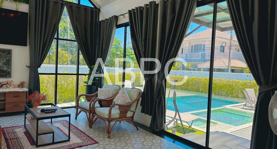 For rent and for sale 4 bedrooms villa in Bang Lamung, Chonburi